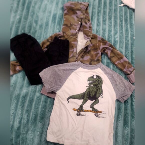 Kids Clothes Bundle - 4T - Picture 1 of 11